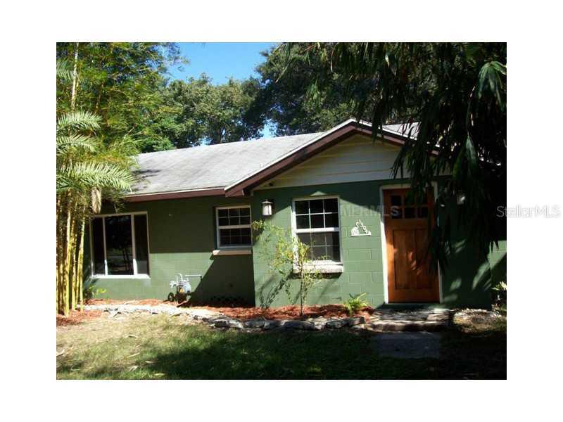 1304 Crestview Dr., Mount Dora, FL 32757