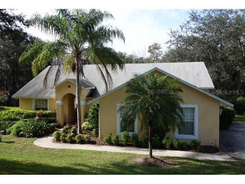 560 Chautauqua Dr., Mount Dora, FL 32757