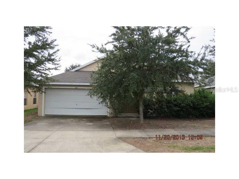 1040 Longville Cir., Tavares, FL 32778