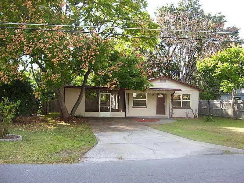 1219 Pamela St., Leesburg, FL 34748