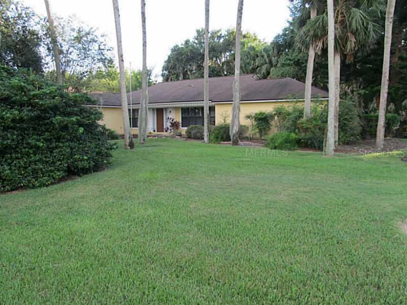 28915 Beauclaire Dr., Tavares, FL 32778