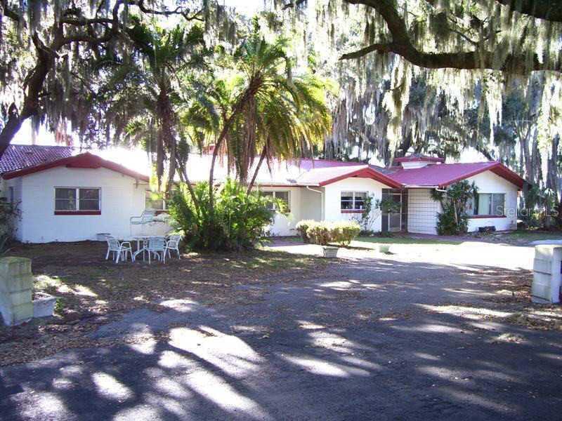 10534 Holloway Dr., Leesburg, FL 34788