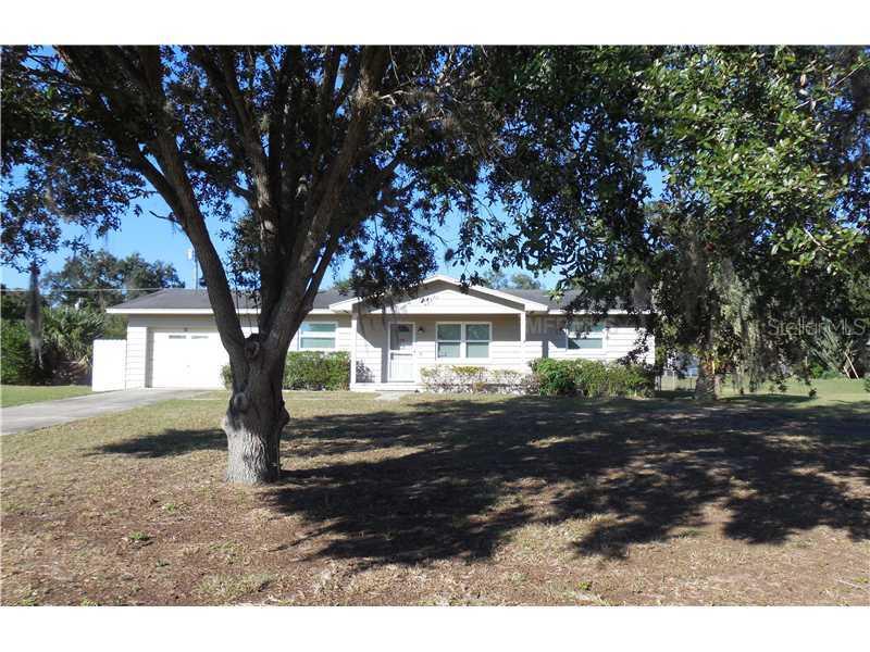 198 W Cypress Ave., Howey In The Hills, FL 34737