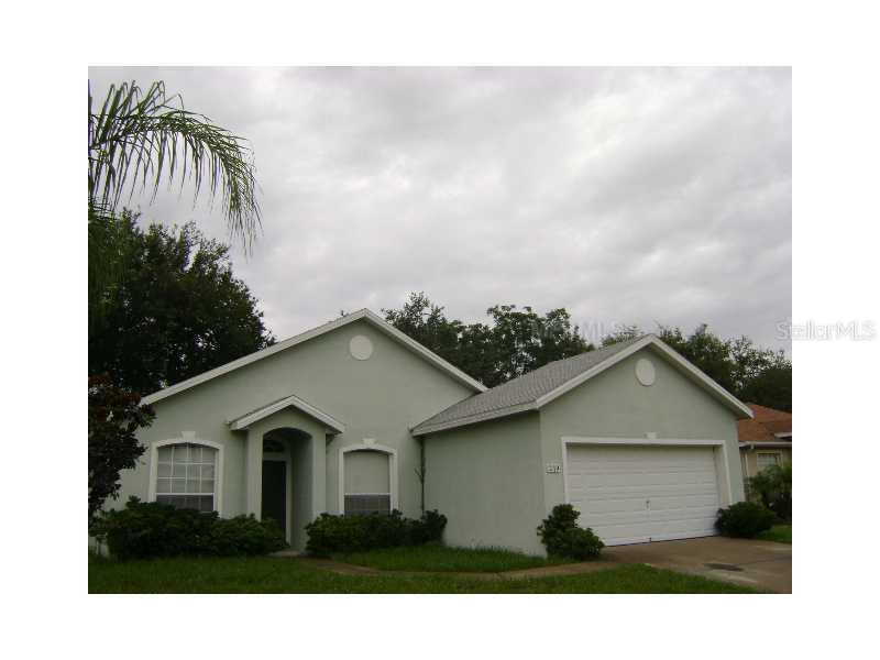 249 Bluff Pass Dr., Eustis, FL 32726