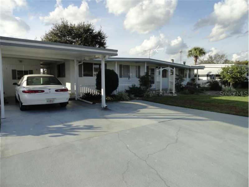 1027 Southland Dr., Tavares, FL 32778