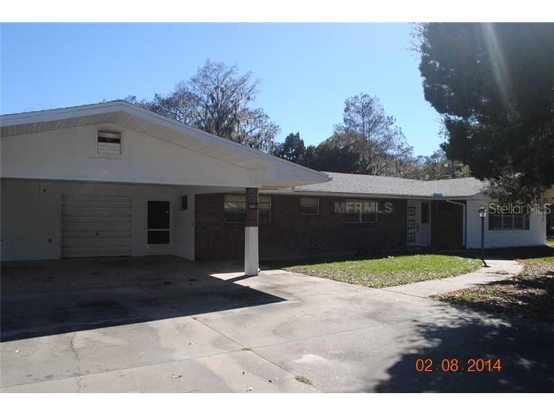 30813 Glenn Dr., Tavares, FL 32778