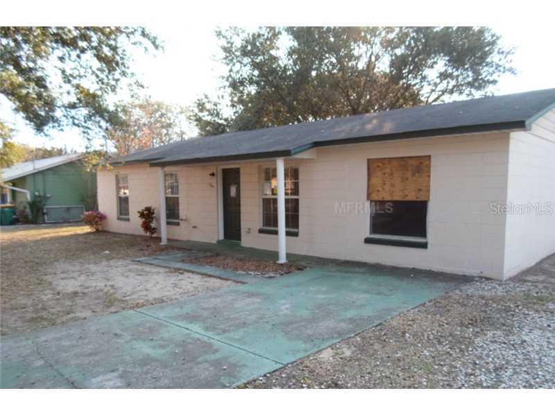 565 Fern Ave., Tavares, FL 32778