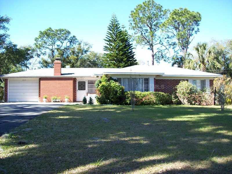 1415 Crestview Dr., Mount Dora, FL 32757