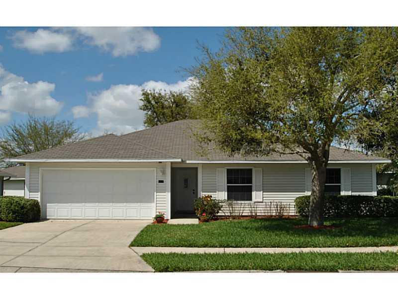 1517 Golden Palm Cir., Tavares, FL 32778