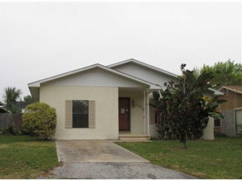 1074 Park Dr., Tavares, FL 32778