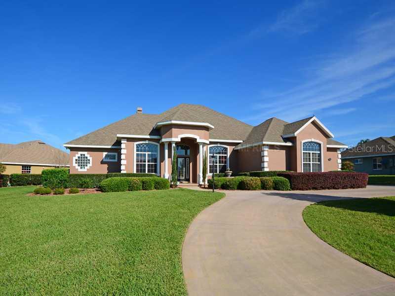 32301 Oak Bluff Dr., Sorrento, FL 32776