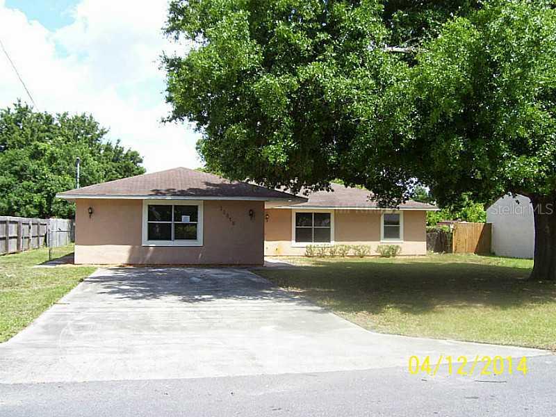 15819 Susanne Dr., Tavares, FL 32778