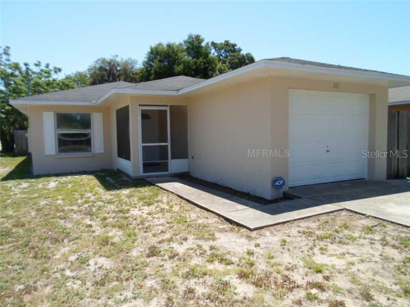 203 S Lake Ave., Tavares, FL 32778