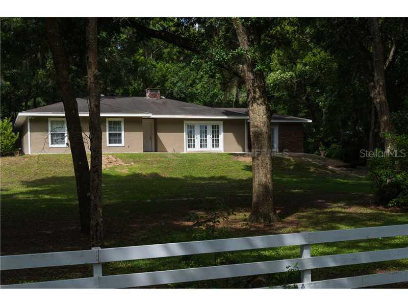 30703 Apawamis Dr., Sorrento, FL 32776