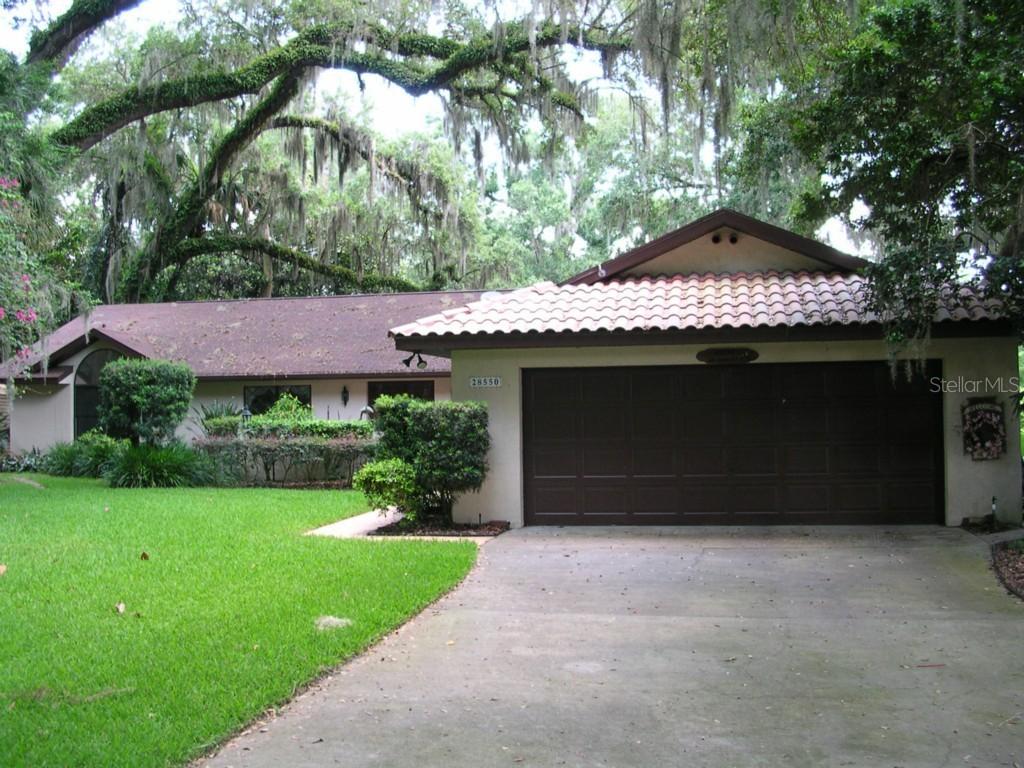 28550 Tammi Dr., Tavares, FL 32778