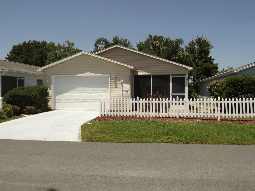 227 Montoya Dr., The Villages, FL 32159