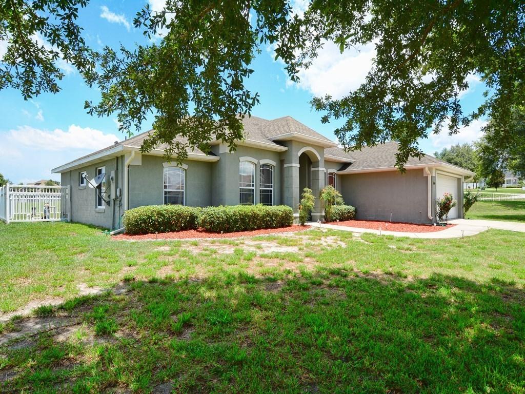 32307 Oak Bluff Dr., Sorrento, FL 32776