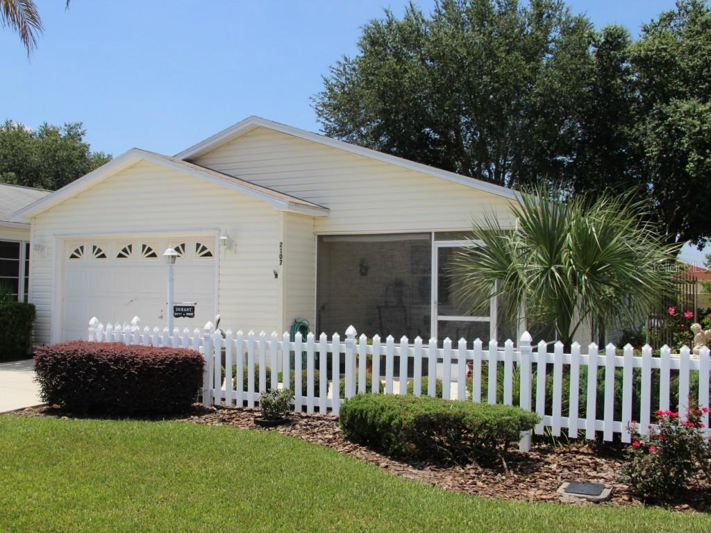 2107 Escobar Ave., The Villages, FL 32159