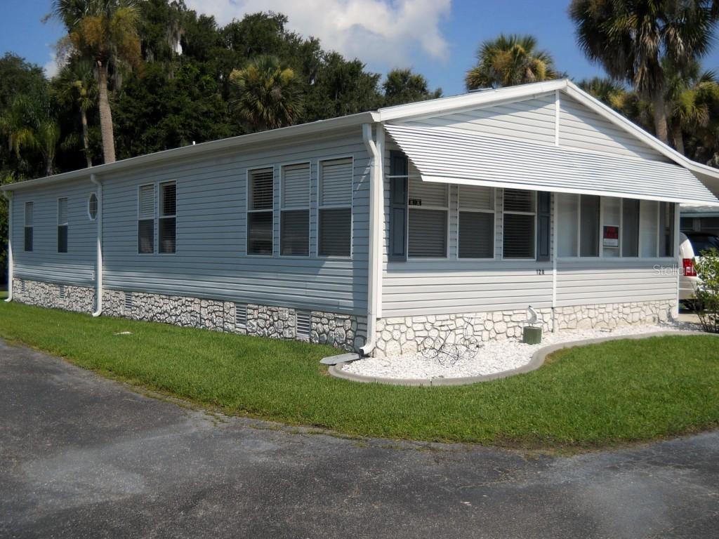 12 Cocos Plumosa Dr. #12A, Eustis, FL 32726