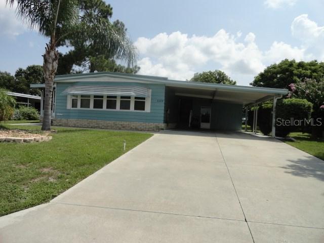 1220 Nassau Cir., Tavares, FL 32778