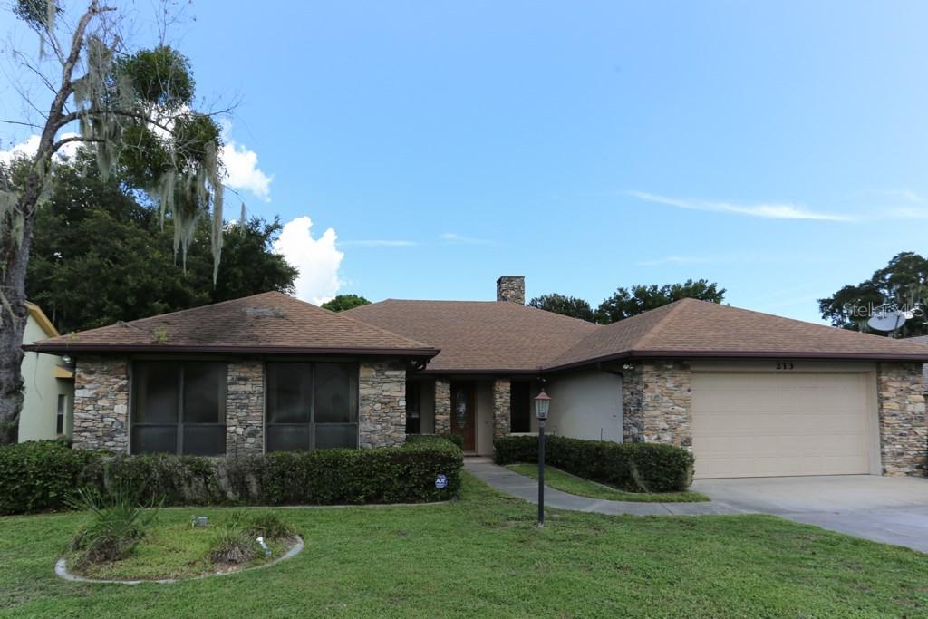 213 Shorewood Dr., Tavares, FL 32778