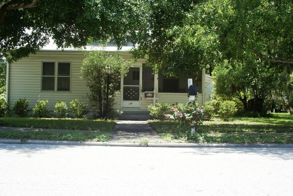 110 E Ianthe St., Tavares, FL 32778