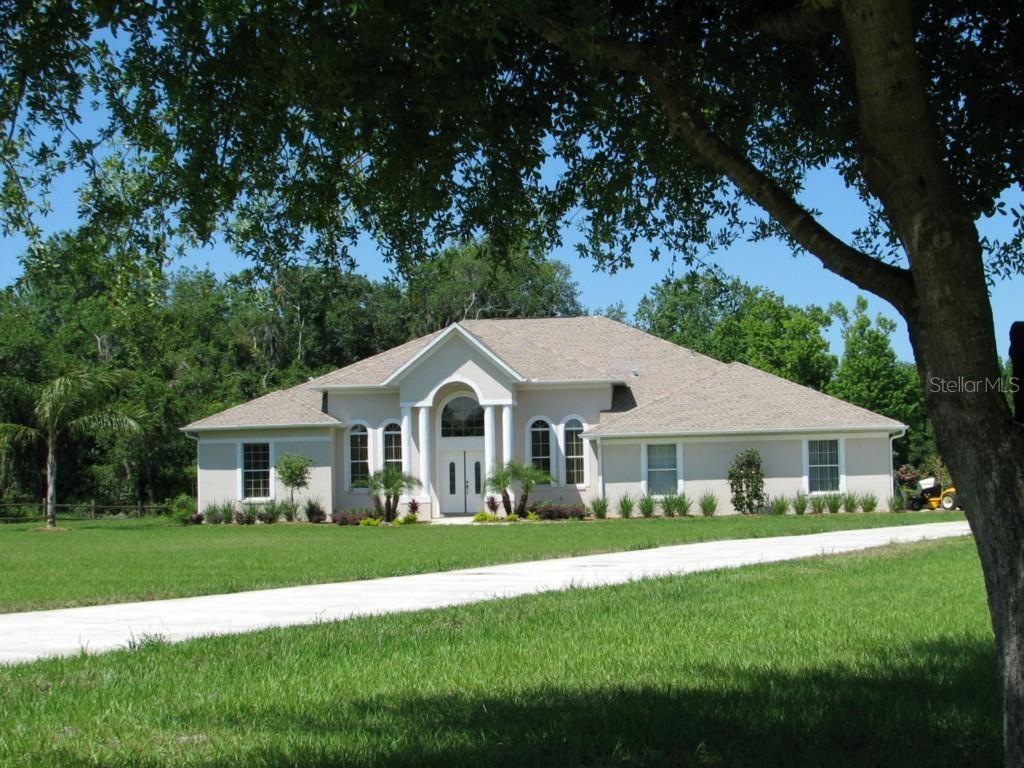 5048 Banana Point Dr., Okahumpka, FL 34762