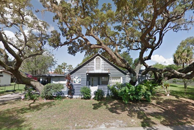 621 N New Hampshire Ave., Tavares, FL 32778