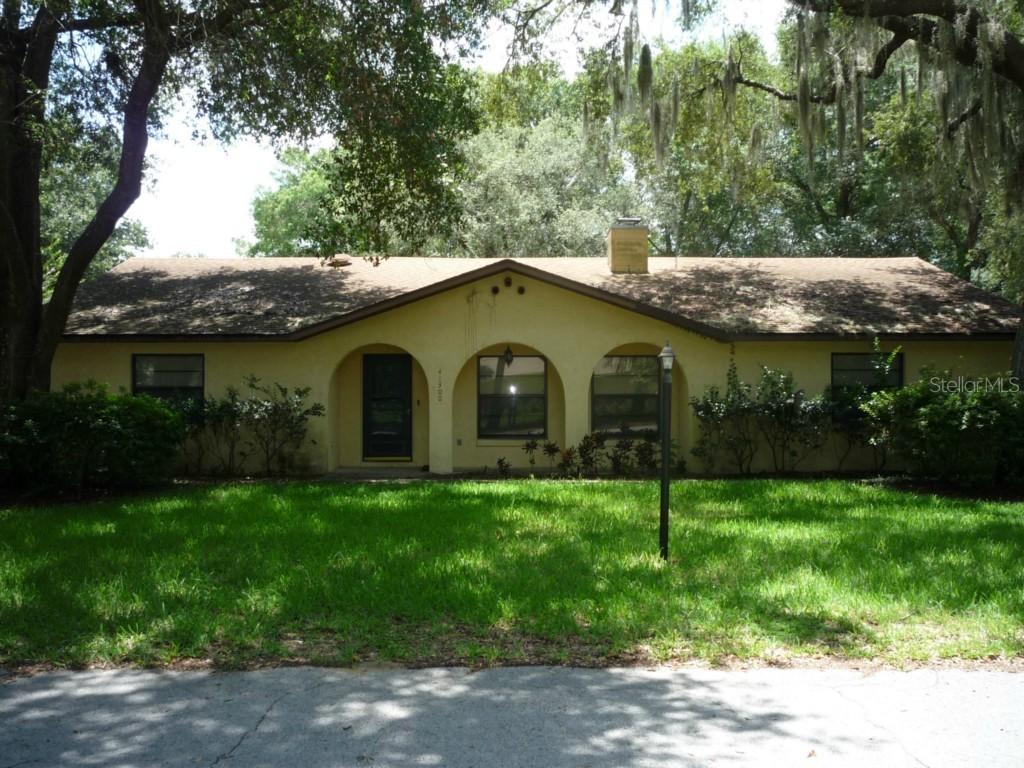 41300 Dixie Ave., Umatilla, FL 32784