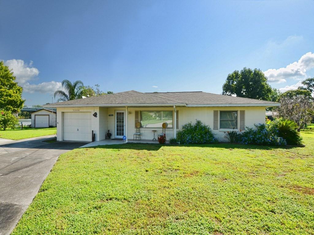 32000 Tropical Shores Dr., Tavares, FL 32778