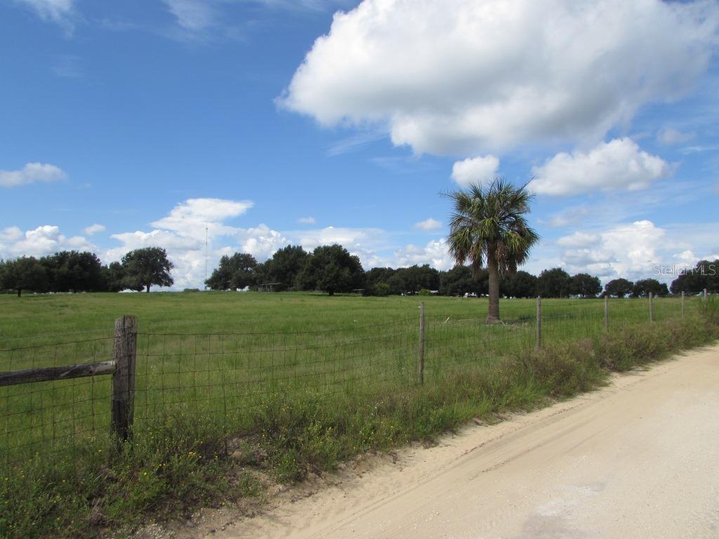 2700 Shady Ln., Groveland, FL 34736