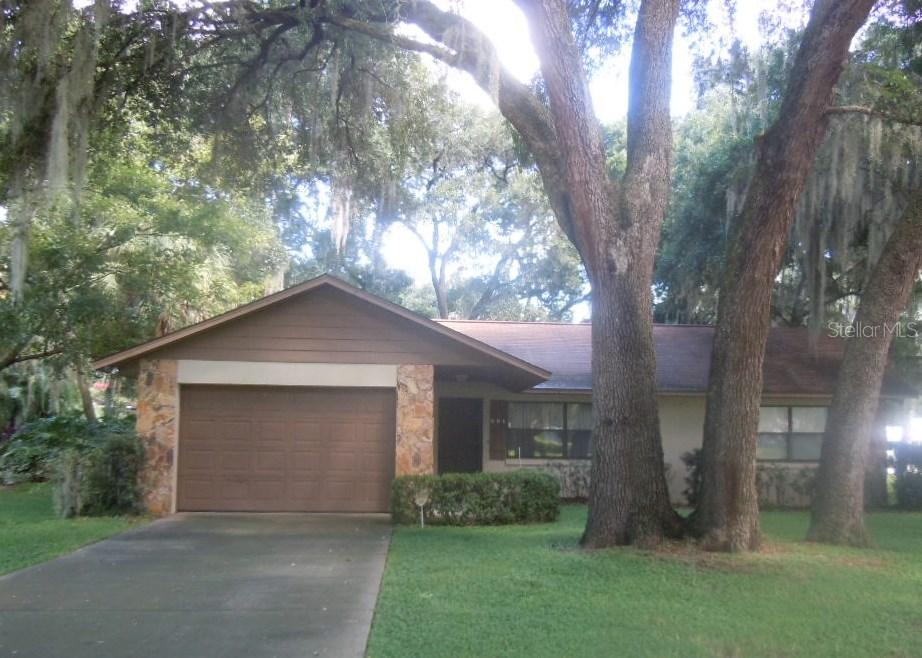 801 W Woodward Ave., Eustis, FL 32726