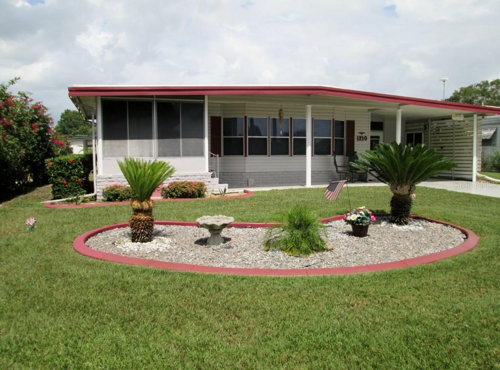 1210 Nassau Cir., Tavares, FL 32778