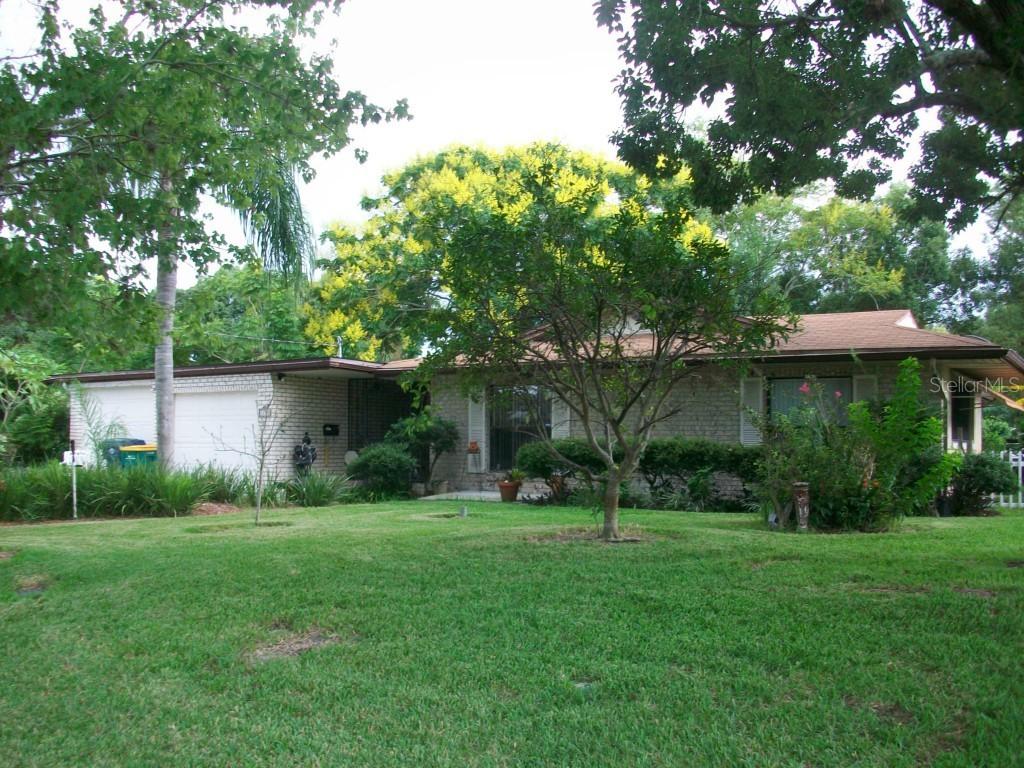 1615 Canal Ct., Tavares, FL 32778