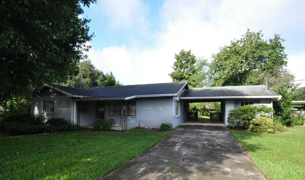 27743 Lois Dr., Tavares, FL 32778