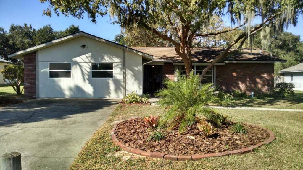 203 Bentbough Dr., Leesburg, FL 34748