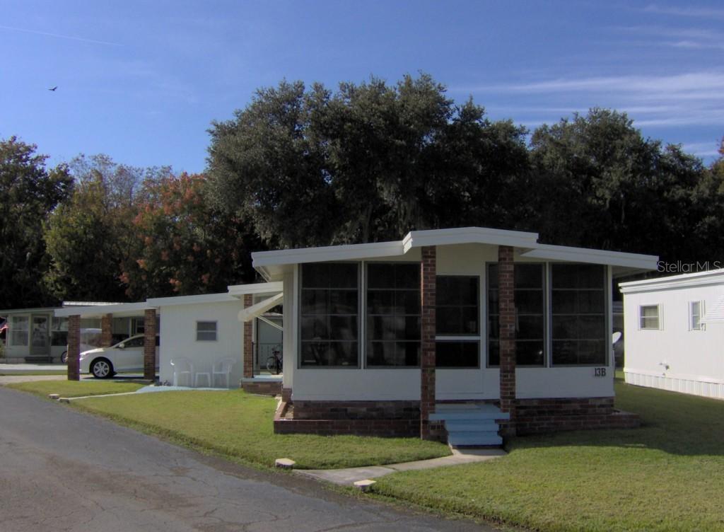13 Cocos Plumosa Dr. #B, Eustis, FL 32726