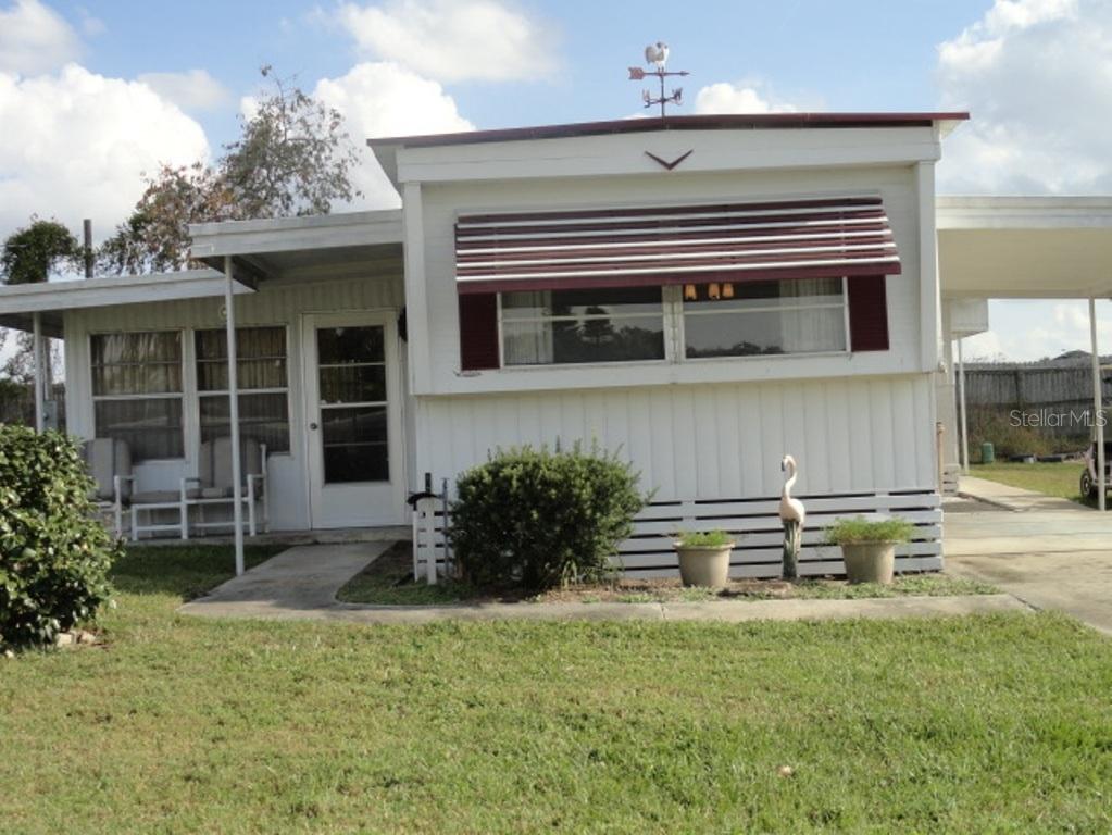 11534 Hickory Ln., Tavares, FL 32778