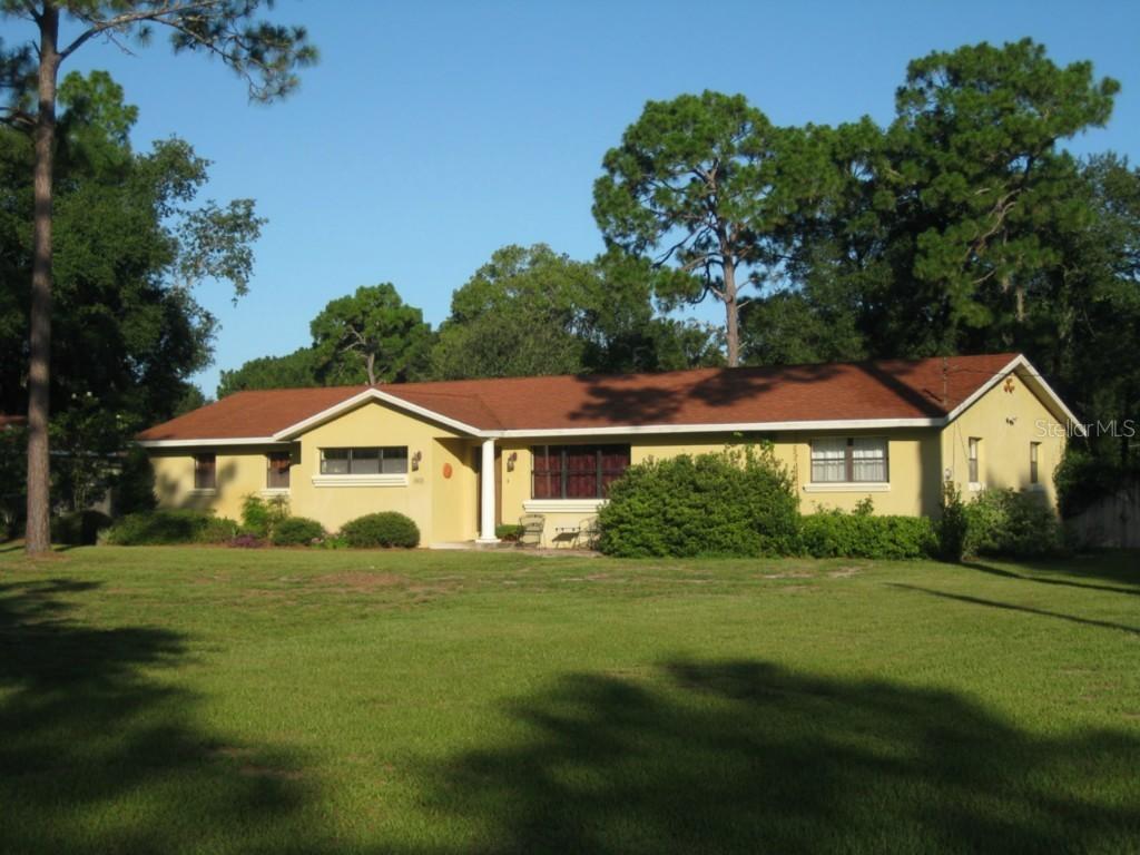 26005 Exmoor Dr., Sorrento, FL 32776
