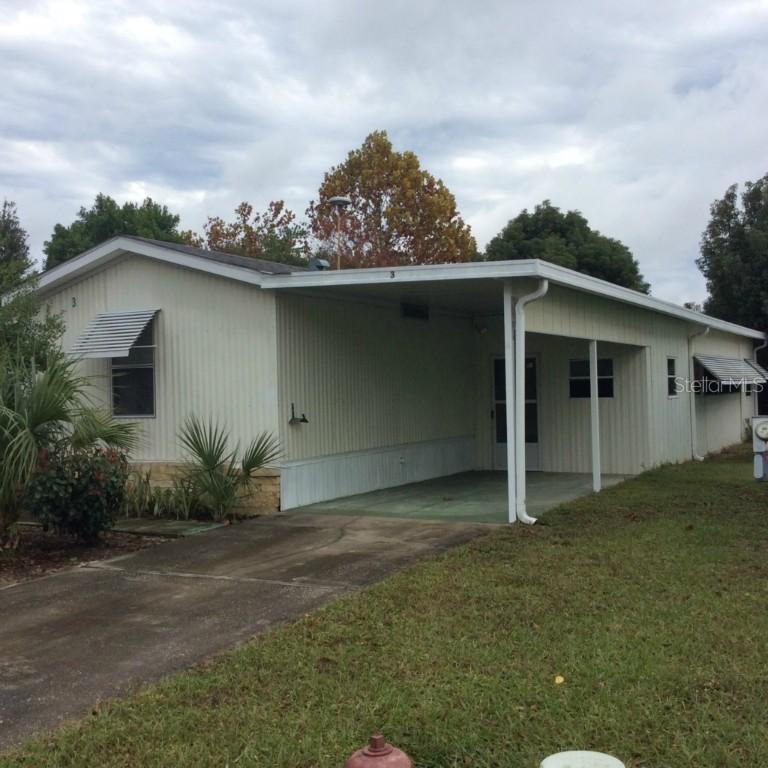 3 Bonaire Pl., Umatilla, FL 32784