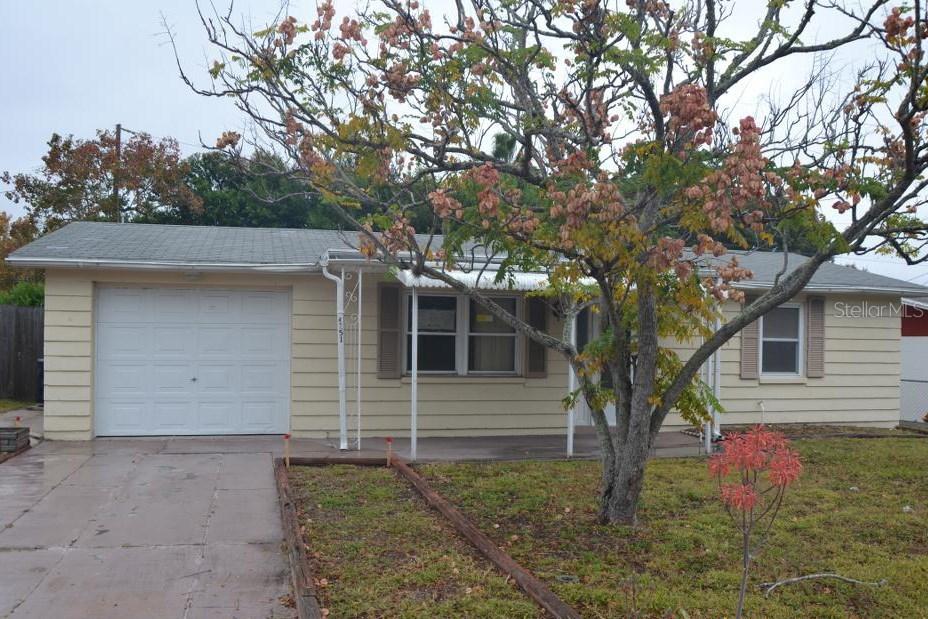 4251 Beacon Square Dr., Holiday, FL 34691
