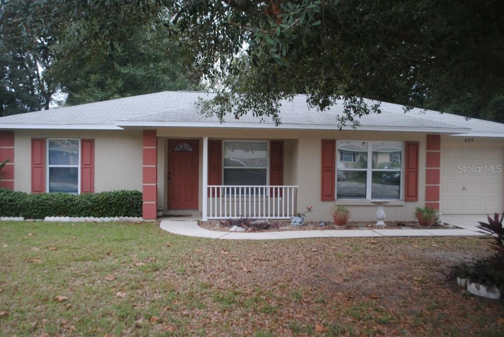 495 Park Glen Dr., Tavares, FL 32778