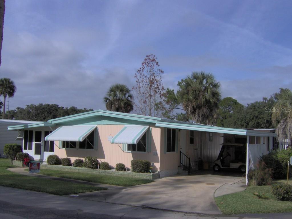 98 Hickory Ln., Eustis, FL 32726