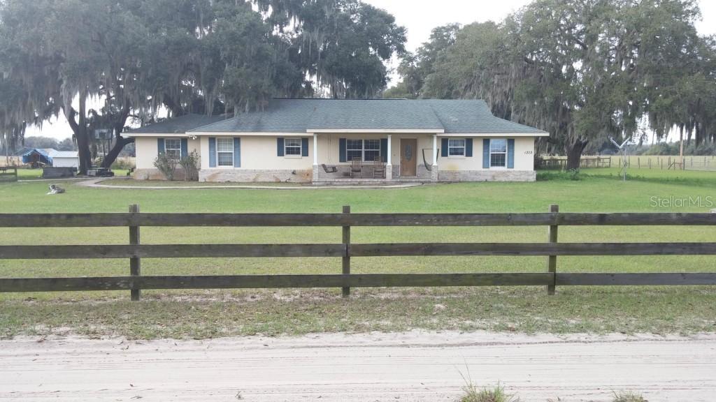 1323 Ward Dr., Groveland, FL 34736