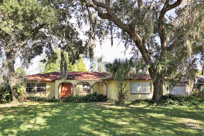 28248 Tammi Dr., Tavares, FL 32778