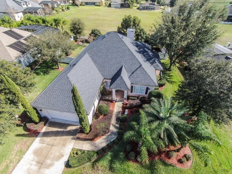 32320 Oak Canopy Dr., Sorrento, FL 32776