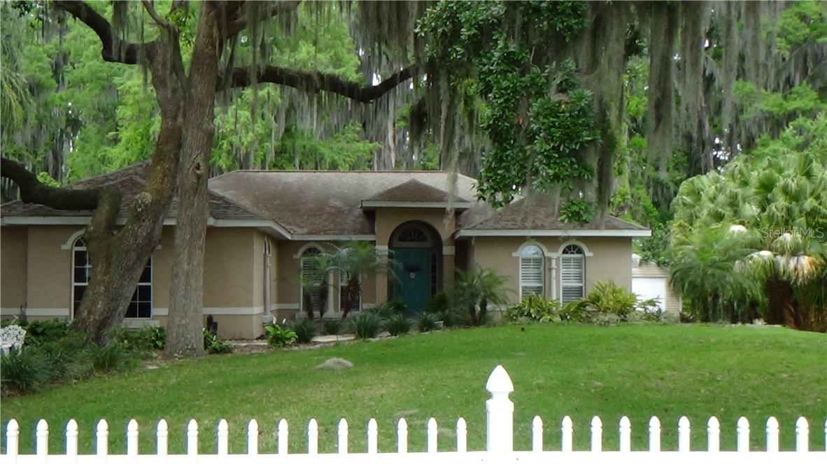12101 Canal St., Tavares, FL 32778