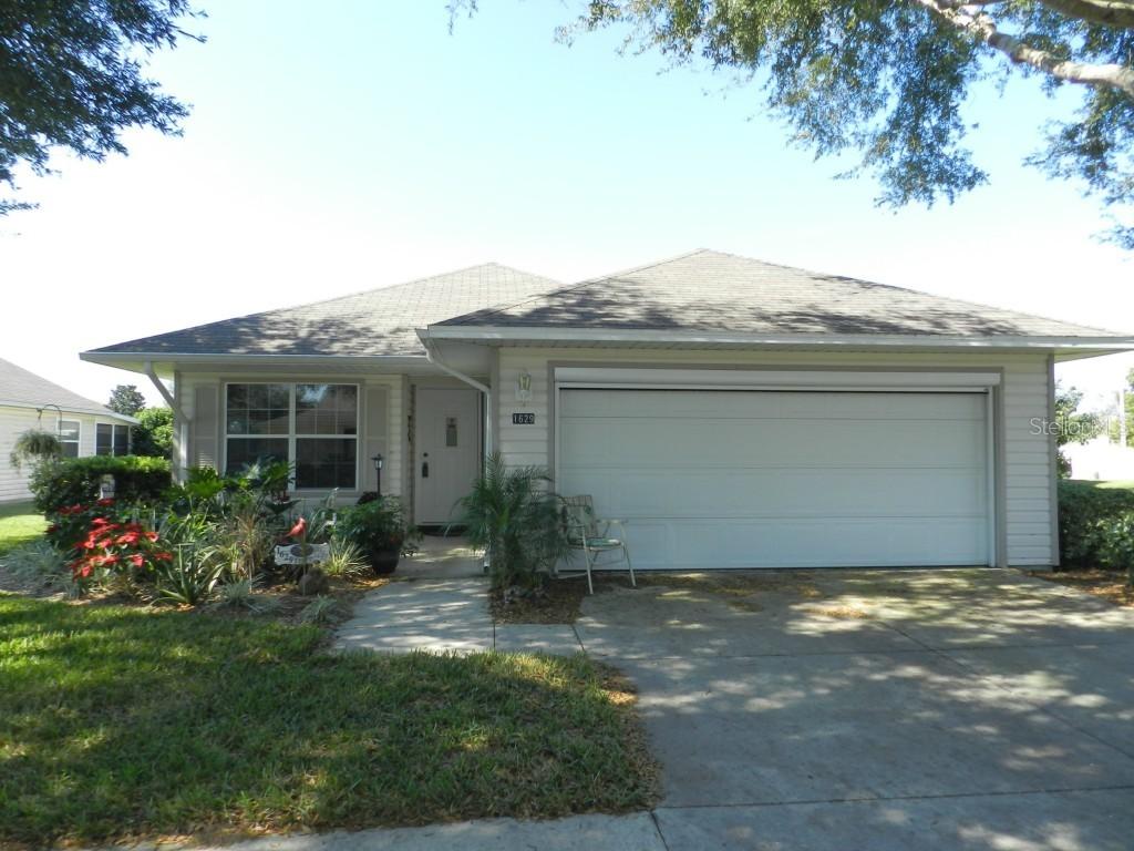 1629 Tudor Ln., Tavares, FL 32778