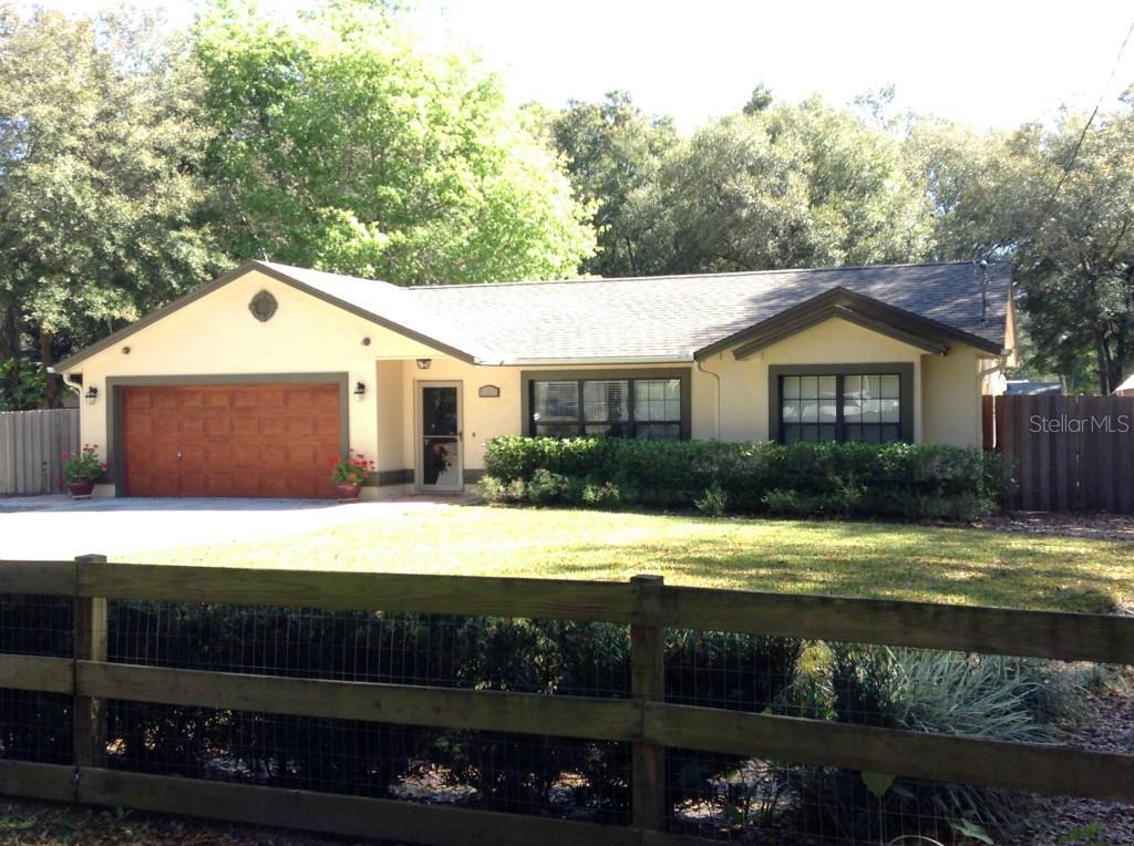 31430 Ghent Ave., Sorrento, FL 32776