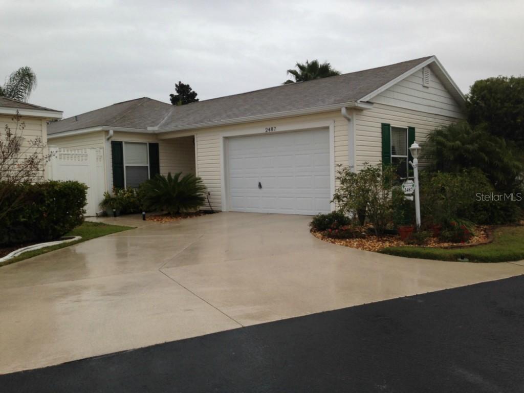 2487 Greenhill Tr., The Villages, FL 32162
